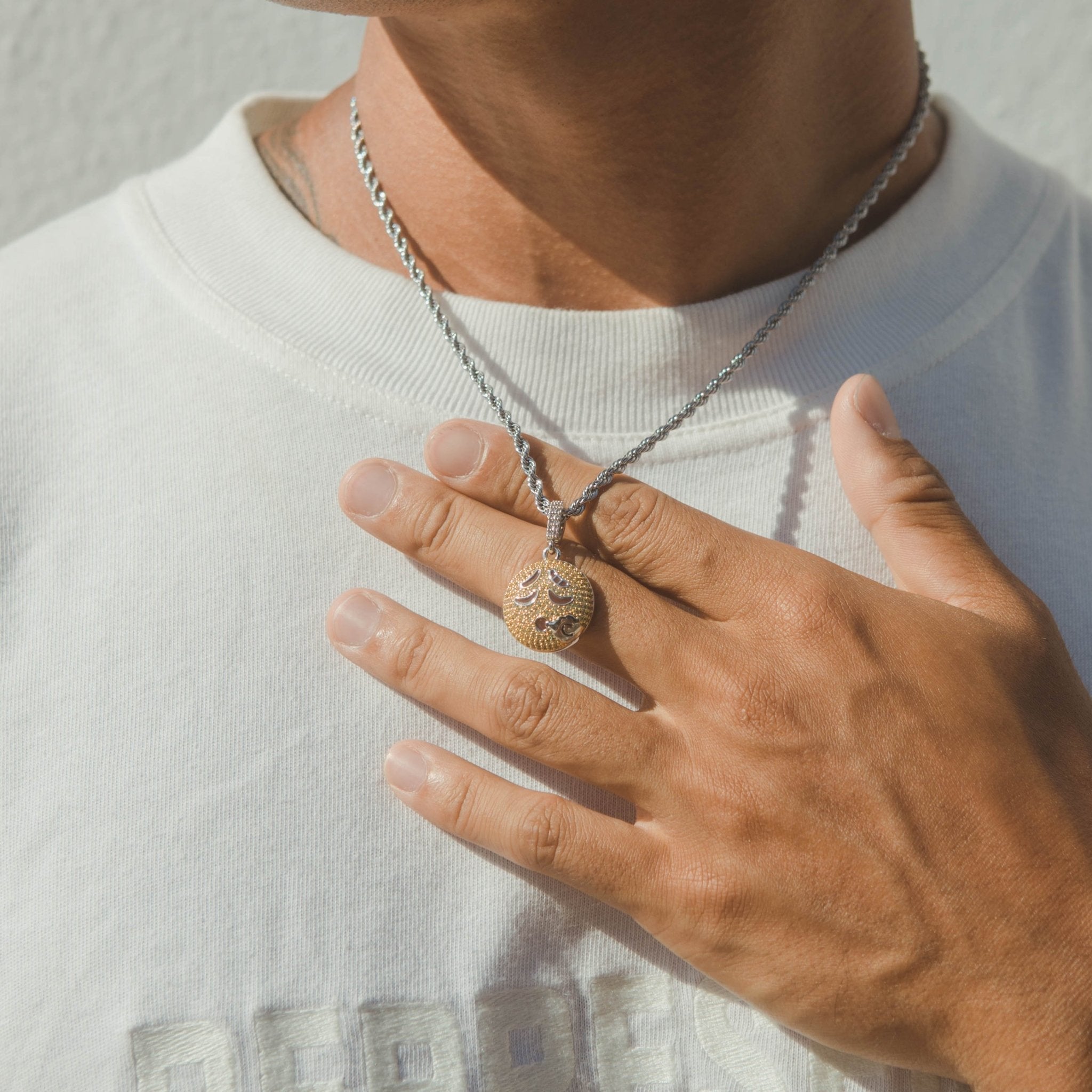 Blowin' Smoke Pendant - Cernucci